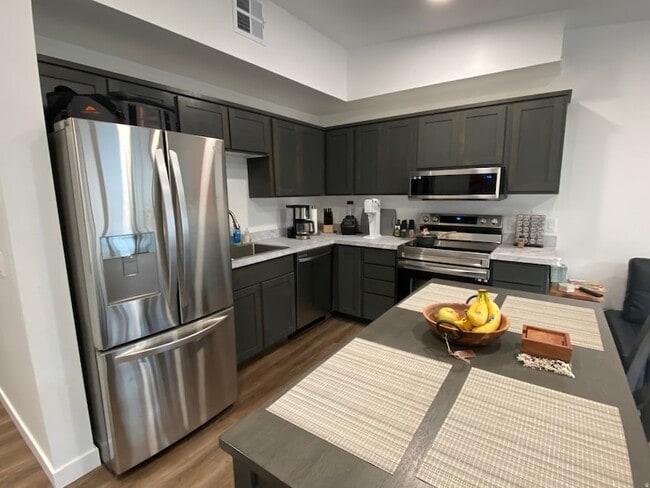 443 Kane Creek Blvd Unit B302