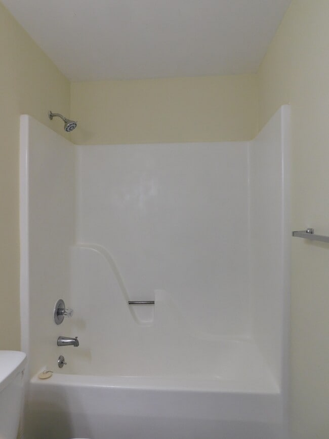 Photo - 416 E 19th St