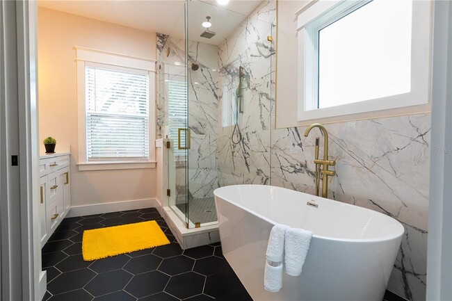 Photo - 507 E Paris St