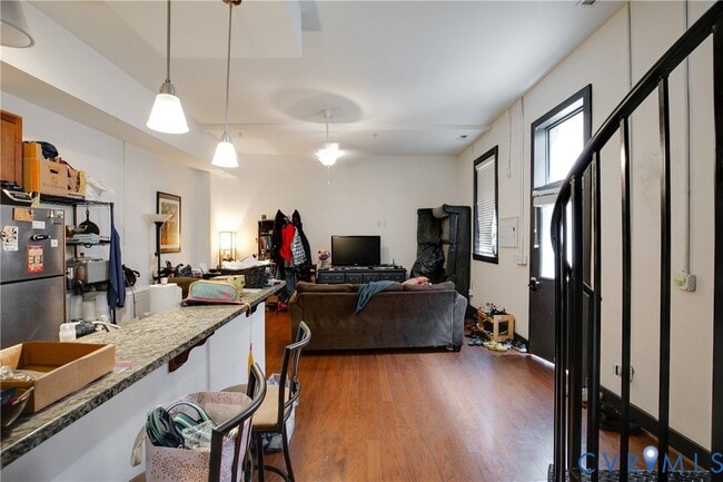 Photo - 306 E Broad St Unit 1B