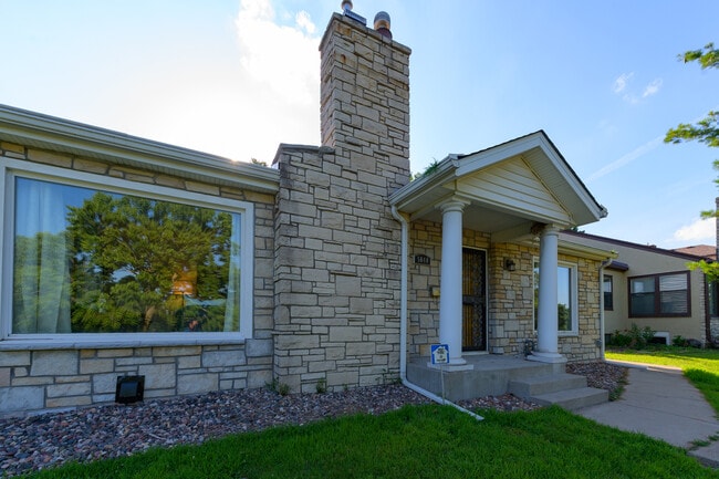 Photo - 5040 Cedar Ave S