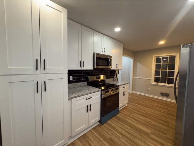 Photo - 964 Ridgewood Cir