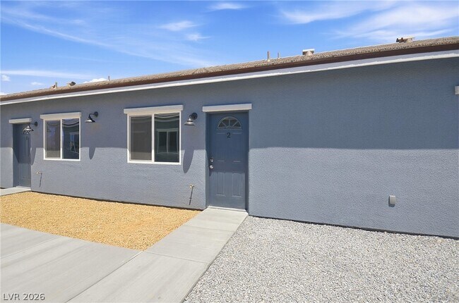 Photo - 2001 S Dandelion St