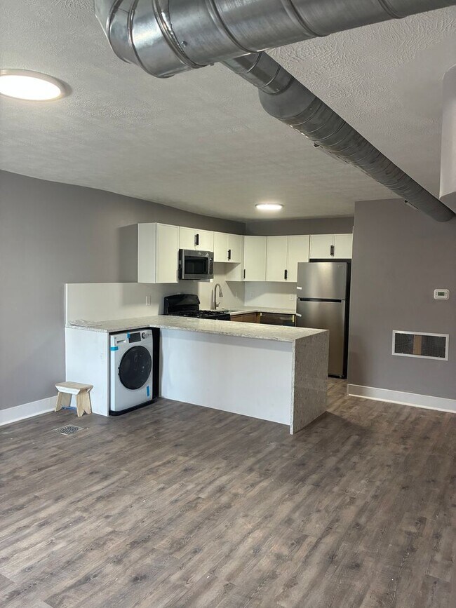 Photo - 352-354 Ermine Way Unit 352 Ermine