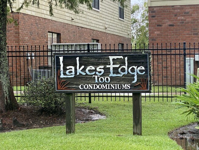 Building Photo - Lake Edge Too Condos – Unit 3A