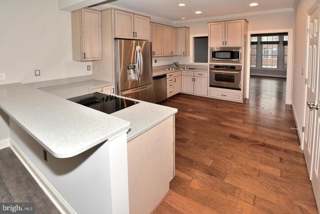 Photo - 103 Washington Square Ct