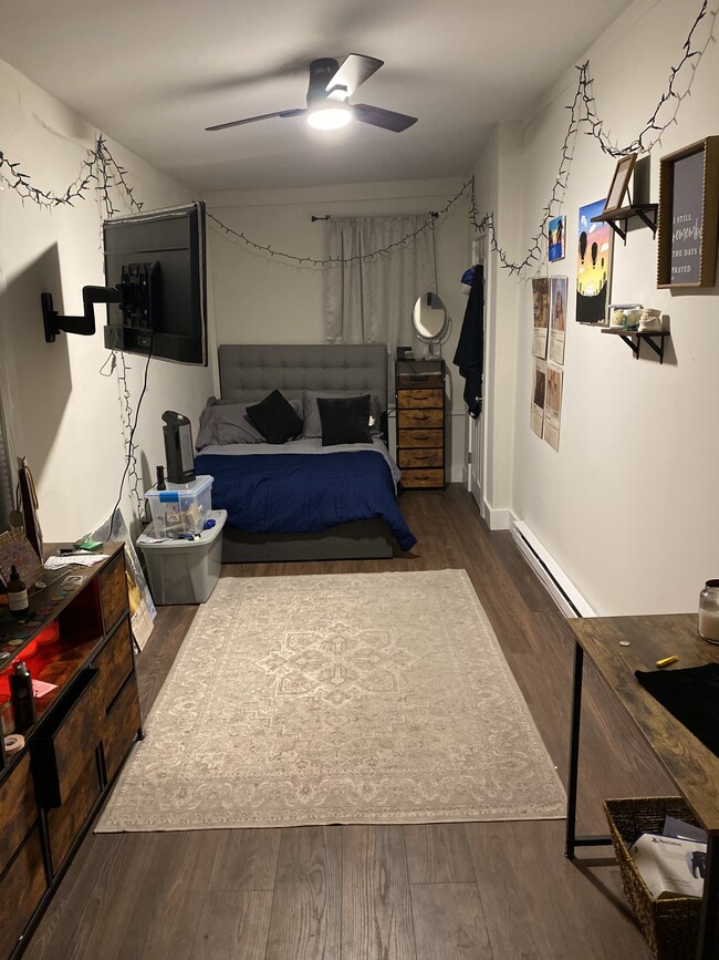 Bedroom - 60 Westville St Unit Room 1