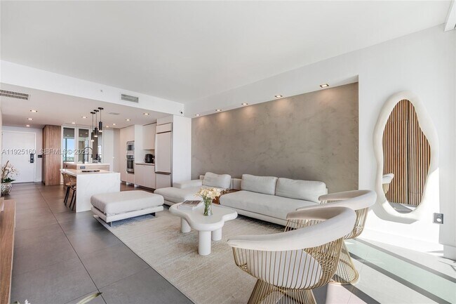 Photo - 460 NE 28th St Unidad 1806