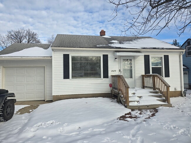 Building Photo - 2029 W Forrest Hill Ave