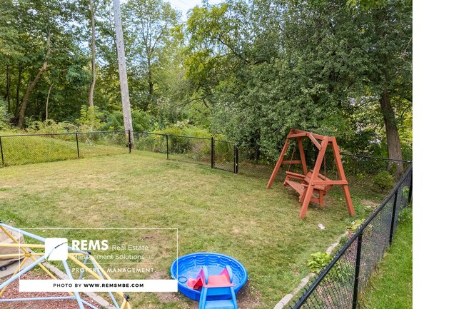 Photo - 815 Island Ct