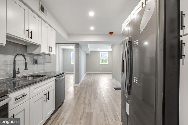 Building Photo - 435 W Susquehanna Ave Unit 2