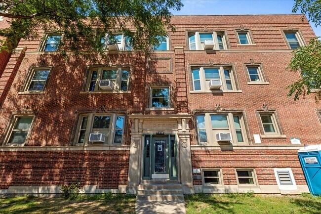 Building Photo - 900 W Windsor Ave Rental