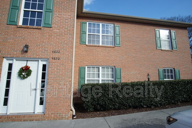 Building Photo - 4820 Poplar Crest Way