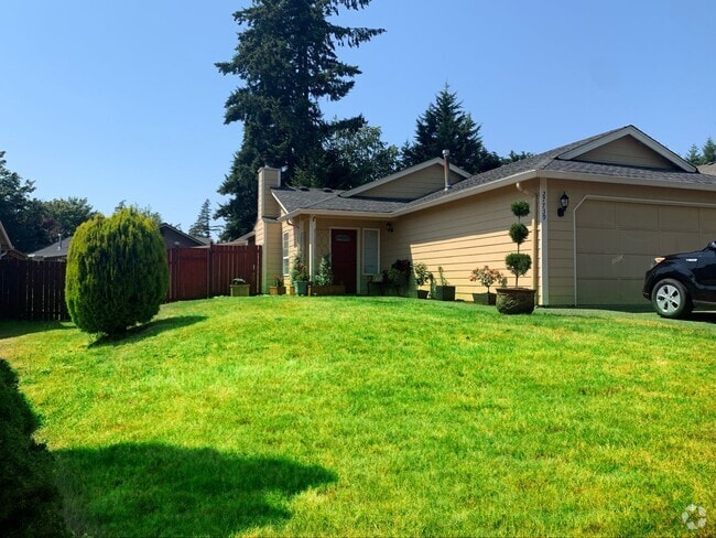 Building Photo - Fantastic updated rambler Rental