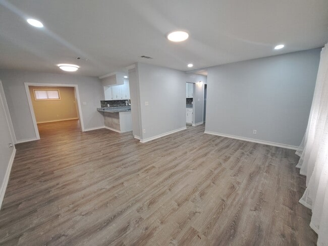 Photo - Completely Renovated 4BR/3BA close to Hosp...