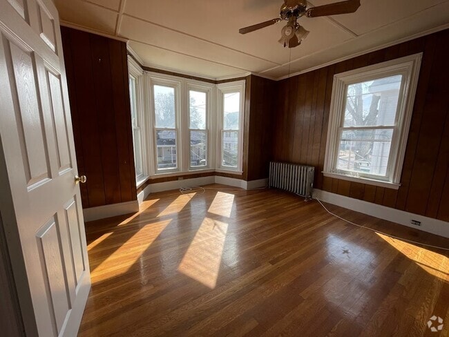 Building Photo - 85 Bank St Unit 2 Rental