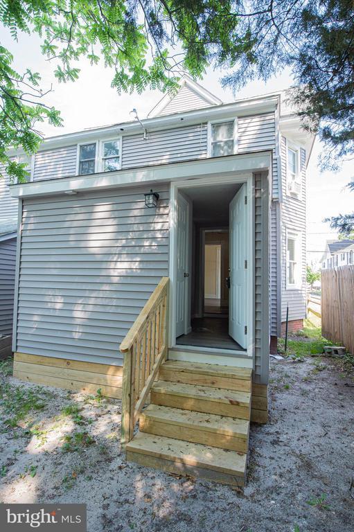 Photo - 706 Smith St Apartment Unit 2