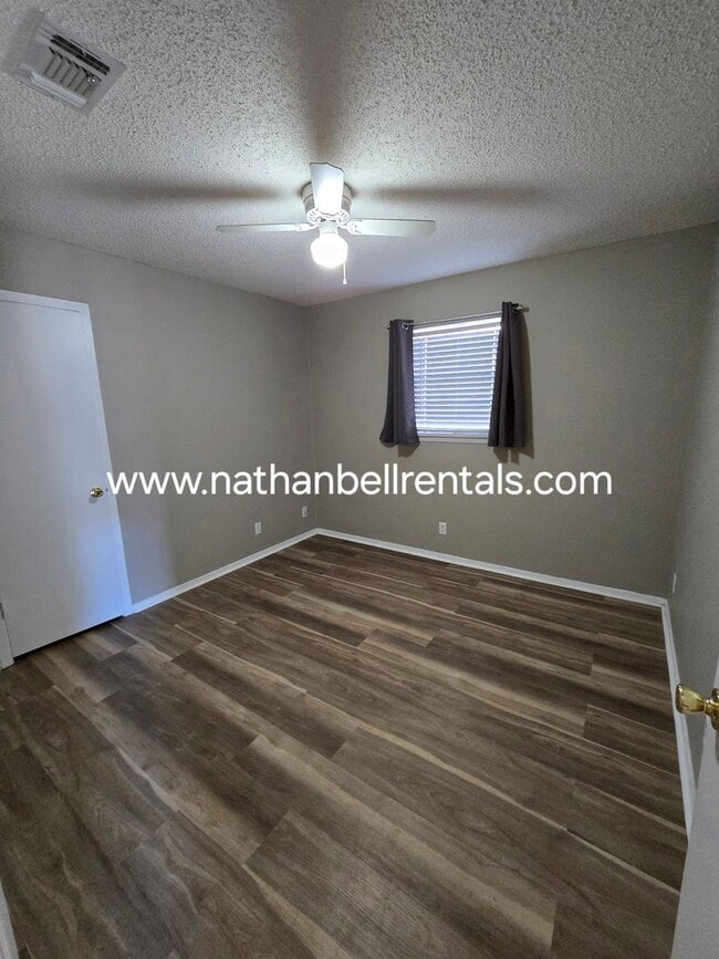 Photo - 2140 40th St SE
