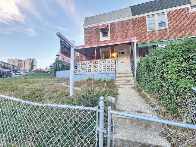 West Baltimore 2.5 Bedroom 1.5 Bathroom To... - West Baltimore 2.5 Bedroom 1.5 Bathroom To... House