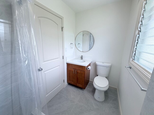 Photo - 2210 N School St Unit 2 Bedroom US
