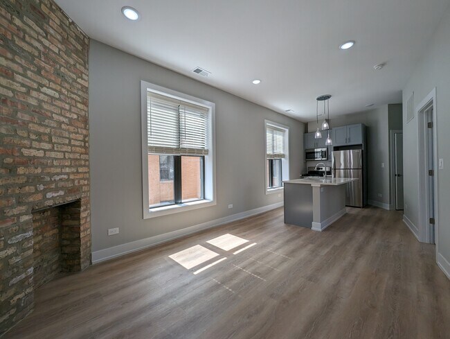 Photo - 423 W Belden Ave Apartments Unit 428-24