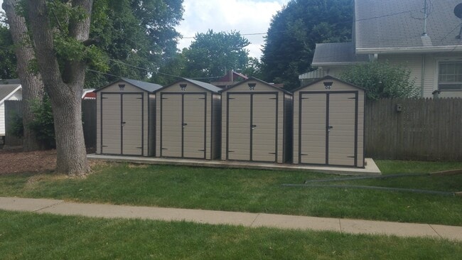 Photo - 2300 S St Aubin St Unit 2300