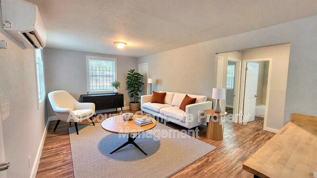 Photo - 3018 Pearce St