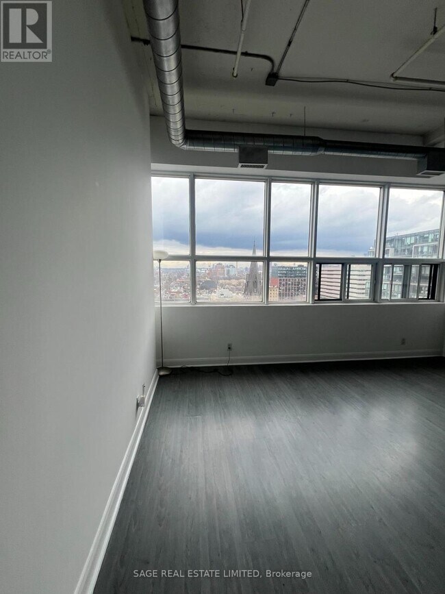 Photo - 700 King St W Unité Lph04