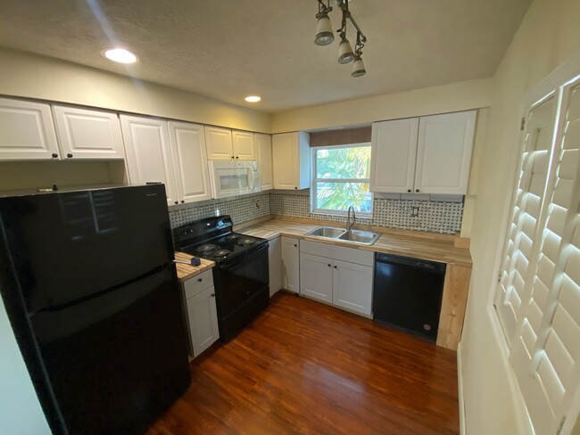 New Kitchen/New Appliances - 3737 Park St N Apartments Unit .5