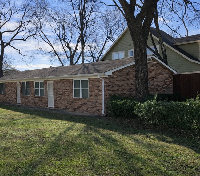 Building Photo - Excellent 2 Bedroom Home in the Nations!