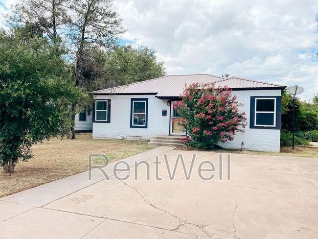 Building Photo - 2426 31st St Rental