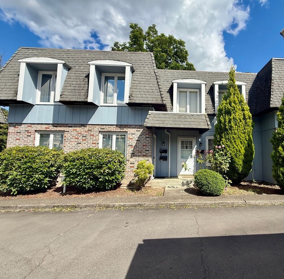 Photo - Cozy 2-Story Townhome In Beaverton | 2 BD | 1.5 BA | Back Deck Overlooking a Scenic Creek | W/S/T...