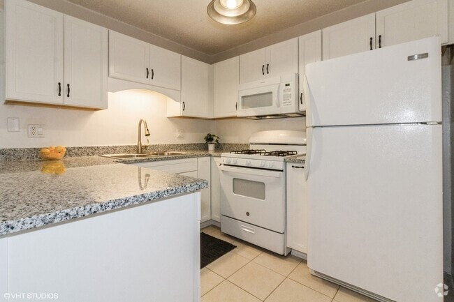 Building Photo - 5S 66 Pebblewood Ln Unit 1B Rental