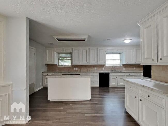 Photo - 450 Old Hickory Dr