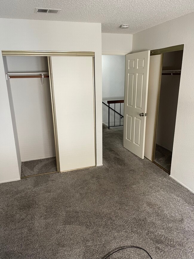 2nd Large bedroom