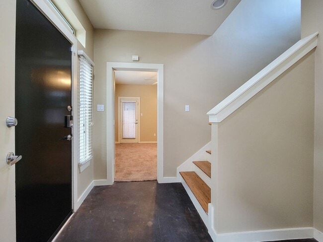 Photo - Elegant Gated Townhome Offering Unparallel...