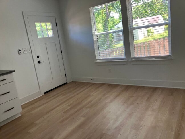 Photo - 717 N 9th St