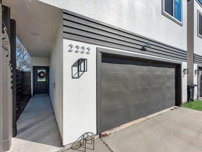 Photo - 2222 Wavell St