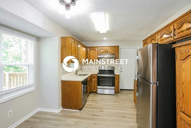 Photo - 4 Bedroom Pet-Friendly Home in Kansas City, MO with Main Street Renewal