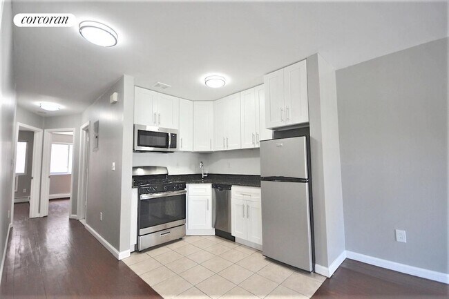 Building Photo - 98 Troy Ave Rental