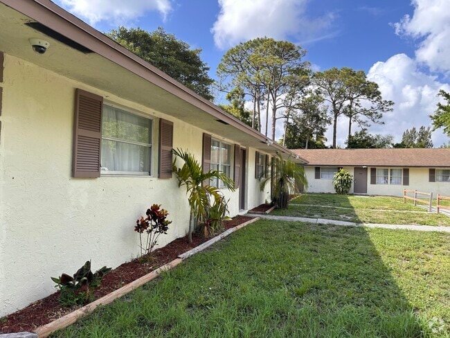 Building Photo - 732 Neil Rd Rental