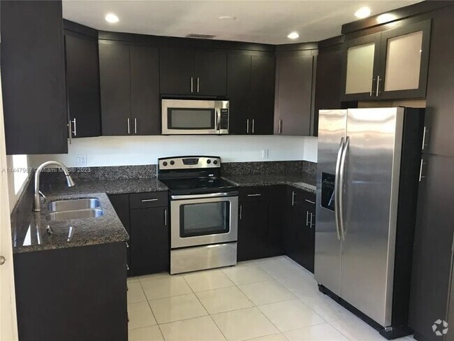 Building Photo - 61 NW 44th St Rental