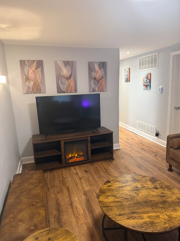 Building Photo - 5113 W Lexington St Rental