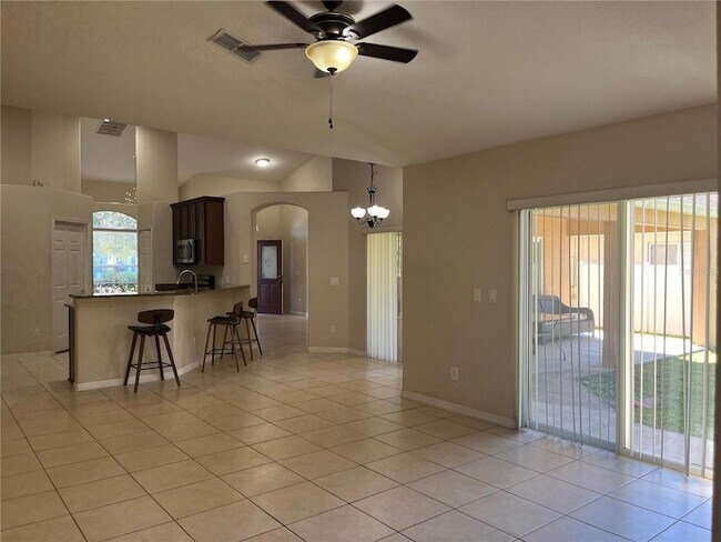 Photo - 946 Seneca Trail