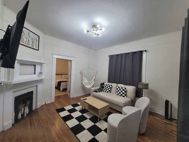 Photo - 426 W King St Unidad A