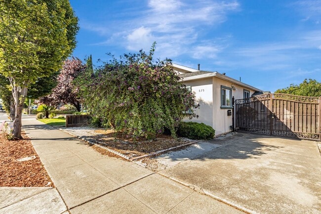 Building Photo - Sunnyvale Gem Near Downtown and Caltrain Rental