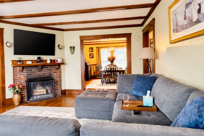 Photo - 740 Belmont St