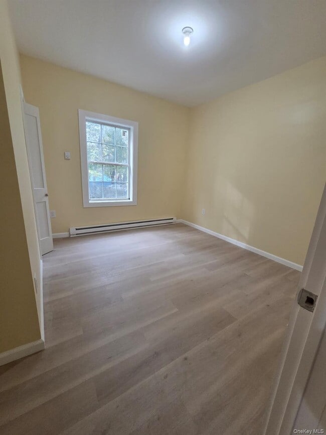 Building Photo - 8 Cottage St Unit 1