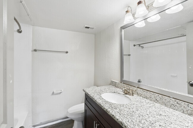 Apartamento B2G de 2 habitaciones y 2 baños - 1145 pies cuadrados - Baño