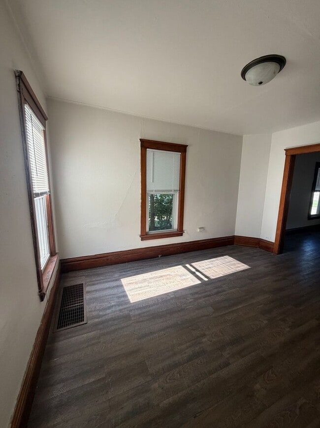 Photo - 733 Garfield Ave